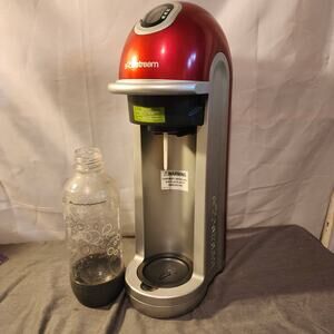 Red Soda Stream FIZZ FZ-9001 With Bottle. Read Pre-Owned